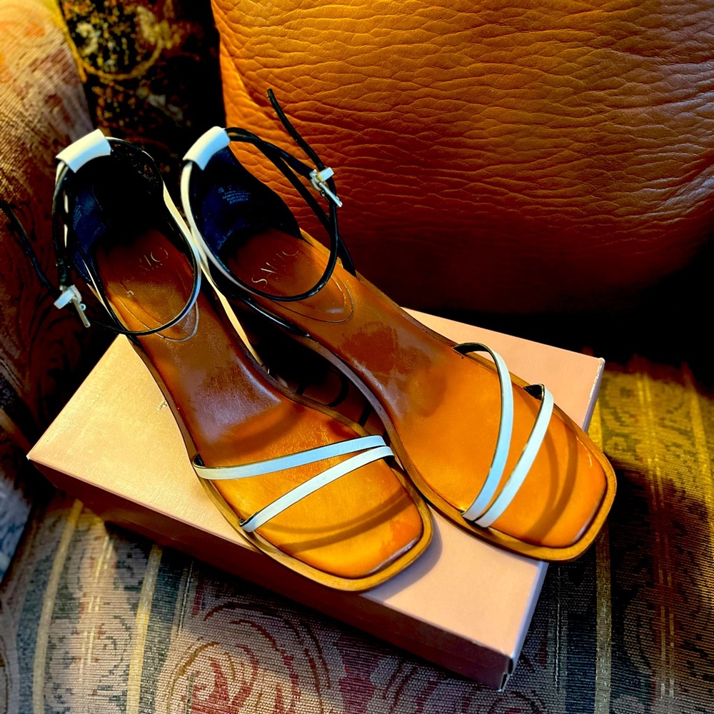 White sandal, mid-heel. Franco Sarto A-Ronelle